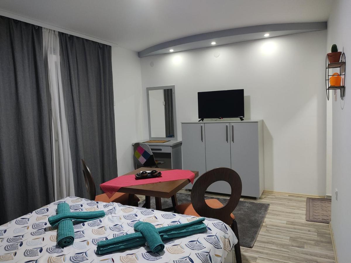 Madox Apartment Охрид Екстериор снимка